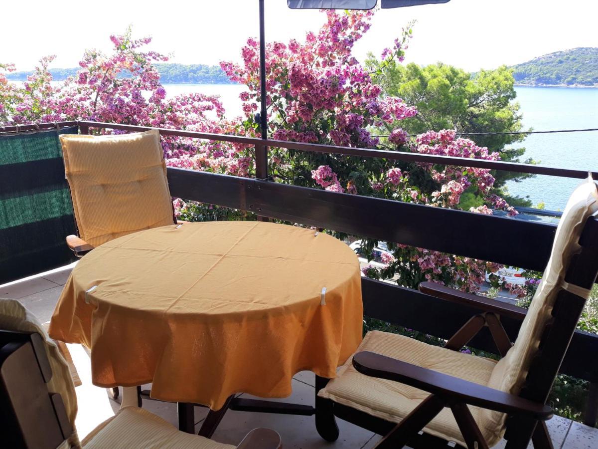 Apartman Ena By The Sea بريسبا المظهر الخارجي الصورة